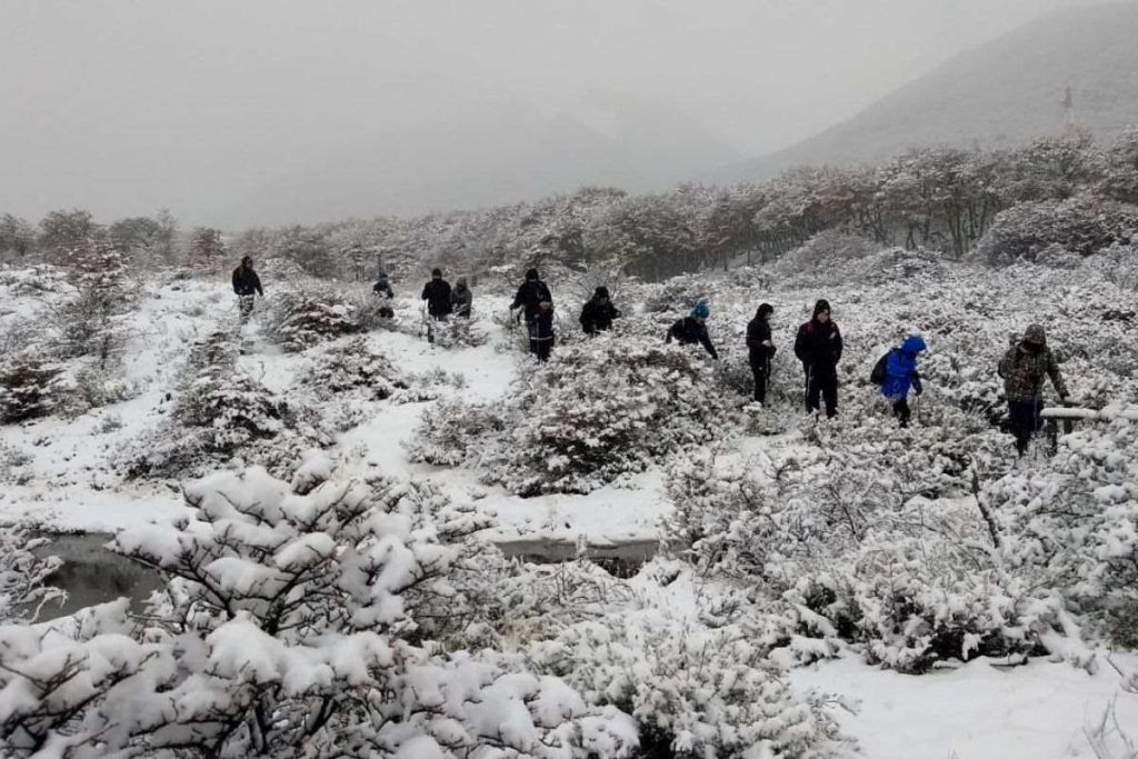 trekking laguna esmeralda en la nieve