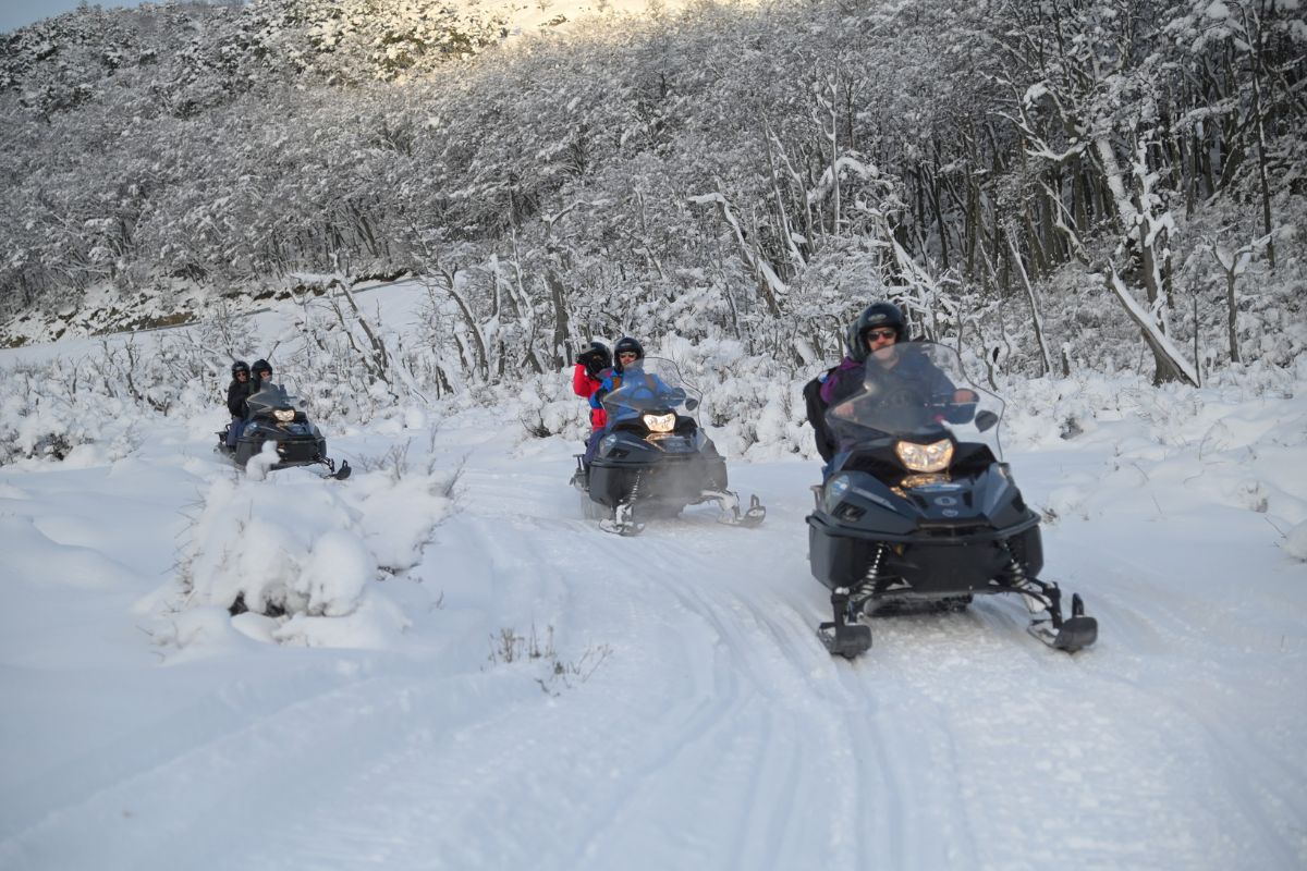 MOtos de nieve en Ushuaia