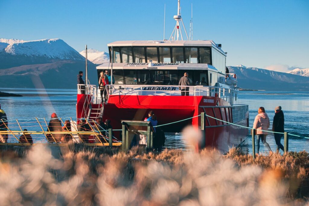 Catamaran Canal Beagle